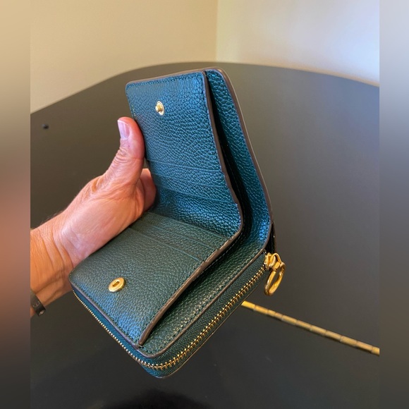 NWT AUTHENTIC LUXURY MINIMALIST RARE Tory Burch Perry Bombe Bi-Fold Wallet - Picture 14 of 17